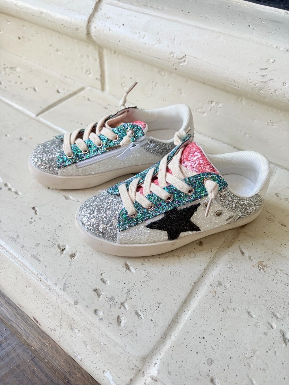 Girls Glitter Star Sneakers in Silver, Green & Pink w/ zippers worn once sz 13 - Picture 3 of 9